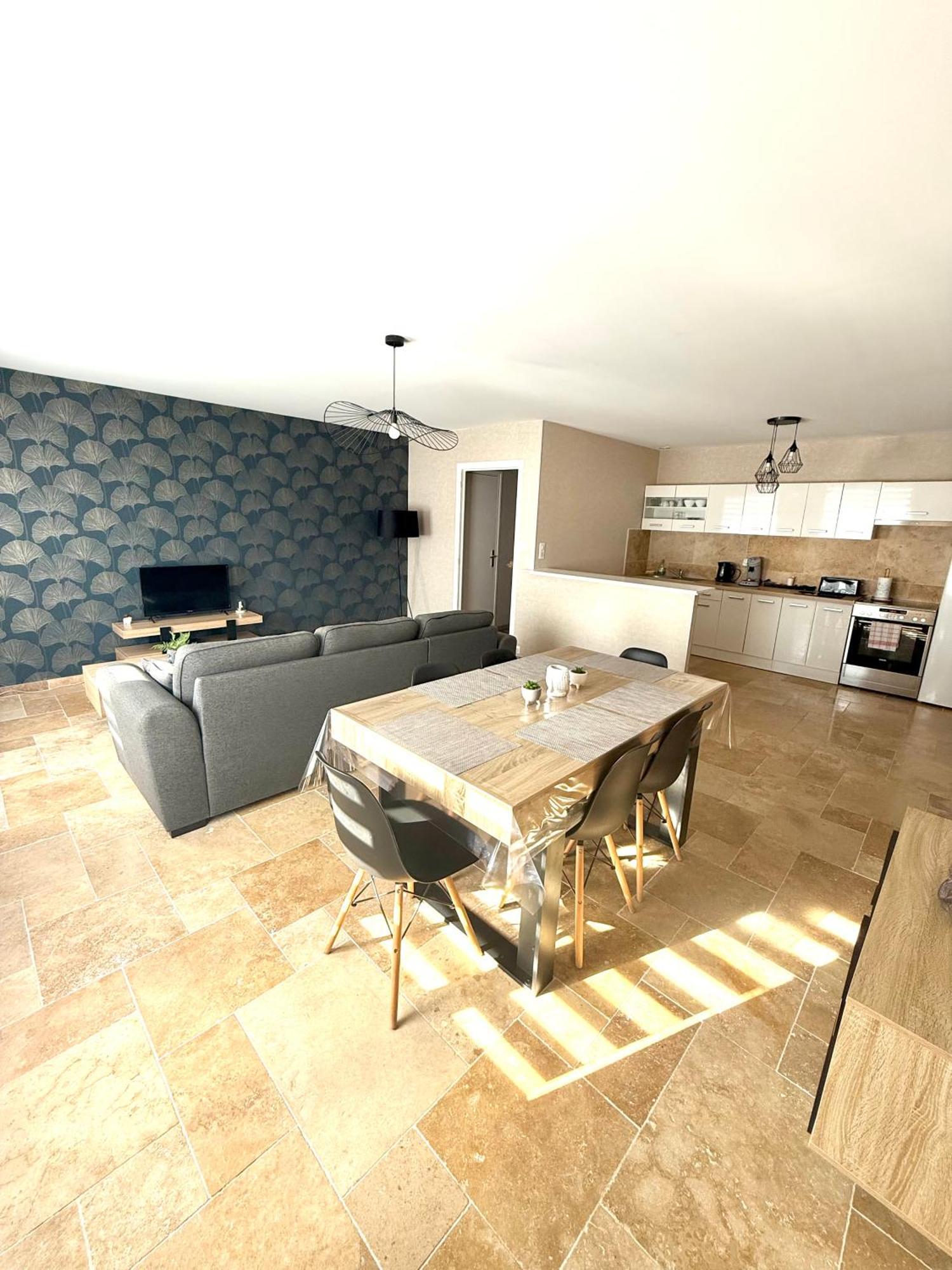 Le Petit Phuket Apartment Saint-Laurent-sur-Saone Bagian luar foto