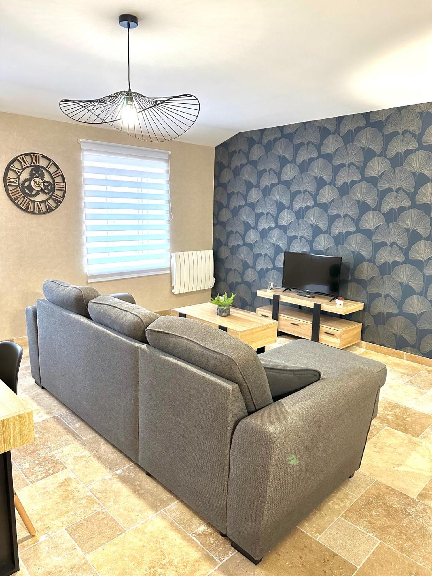 Le Petit Phuket Apartment Saint-Laurent-sur-Saone Bagian luar foto