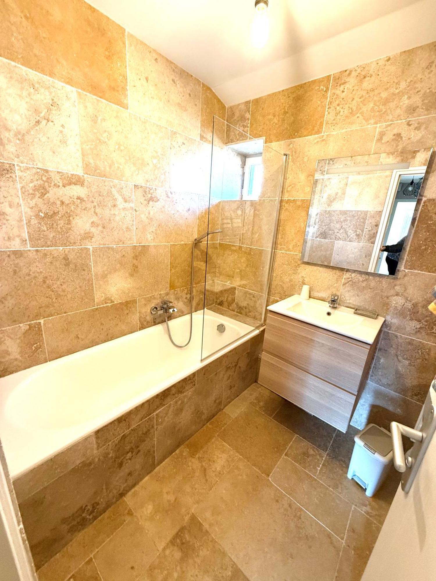 Le Petit Phuket Apartment Saint-Laurent-sur-Saone Bagian luar foto