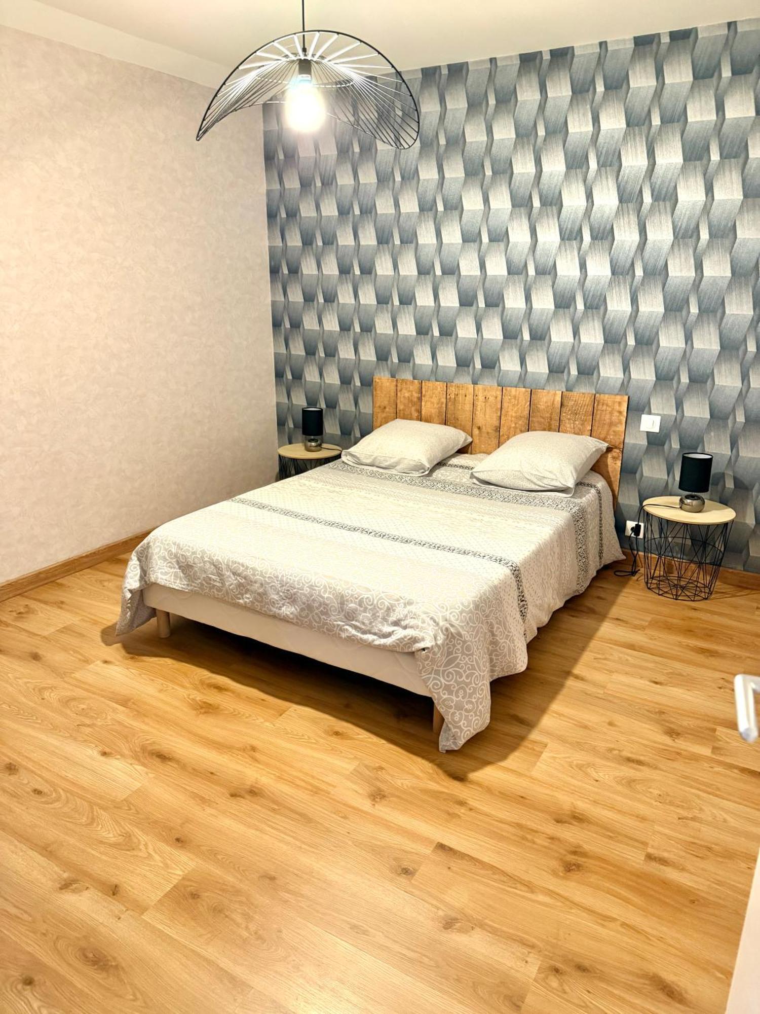 Le Petit Phuket Apartment Saint-Laurent-sur-Saone Bagian luar foto